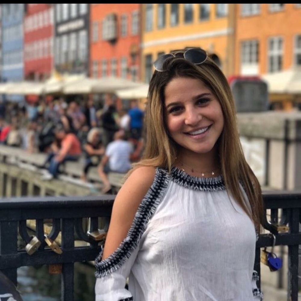 Meet your Posher, Nicole
